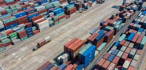 中國(guó)再創(chuàng)外貿(mào)新紀(jì)錄 2021年貨物進(jìn)出口規(guī)模突破6萬(wàn)億美元，成為全球經(jīng)濟(jì)復(fù)蘇的強(qiáng)勁引擎